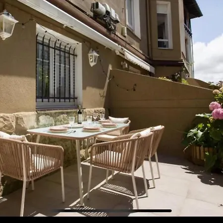Large Terrace 3 Minutes From The 아파트 *