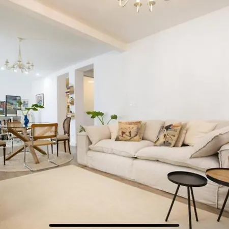 Apartmán Large Terrace 3 Minutes From The *