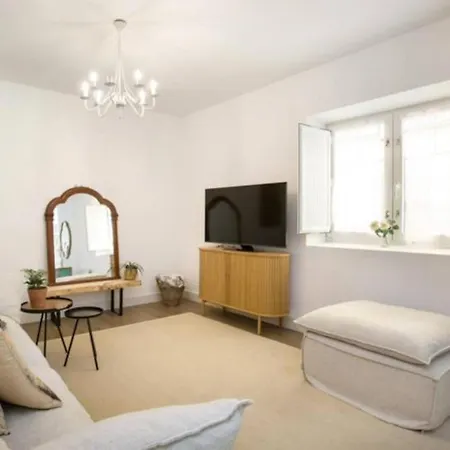 Апартаменты Large Terrace 3 Minutes From The